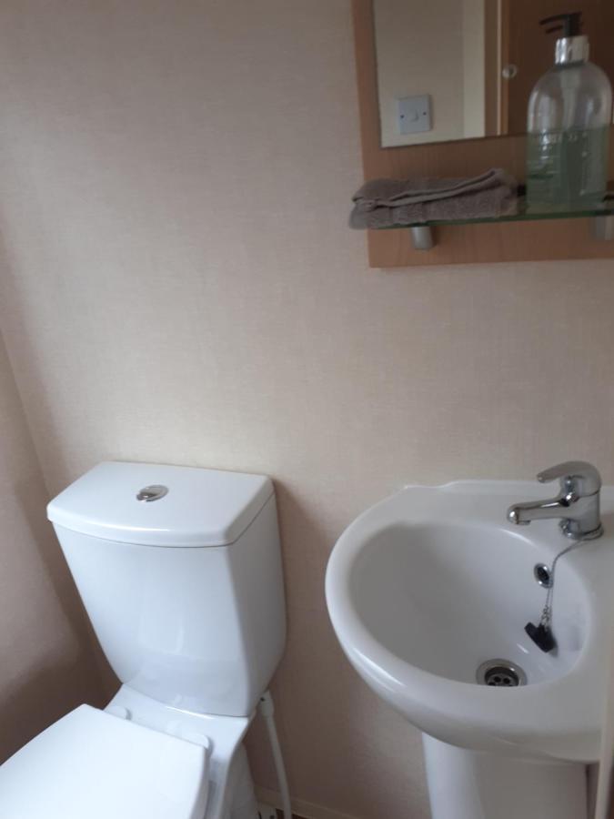 Rick'S Retreat Static Caravan Near The Beach With Free Wifi Лоссімут Екстер'єр фото