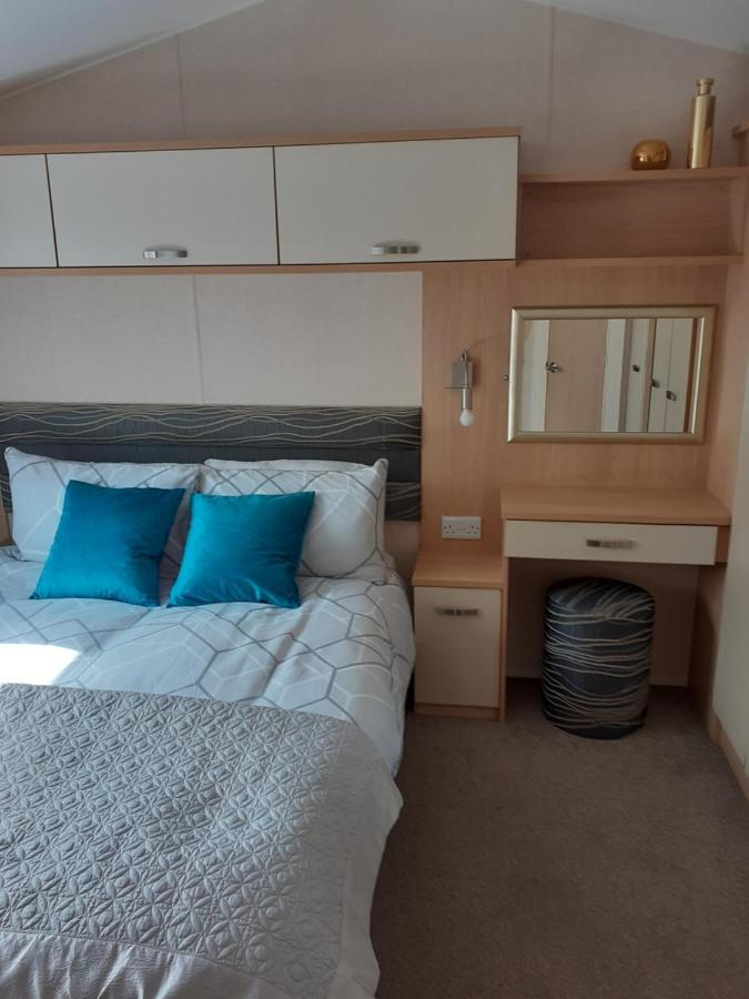 Rick'S Retreat Static Caravan Near The Beach With Free Wifi Лоссімут Екстер'єр фото