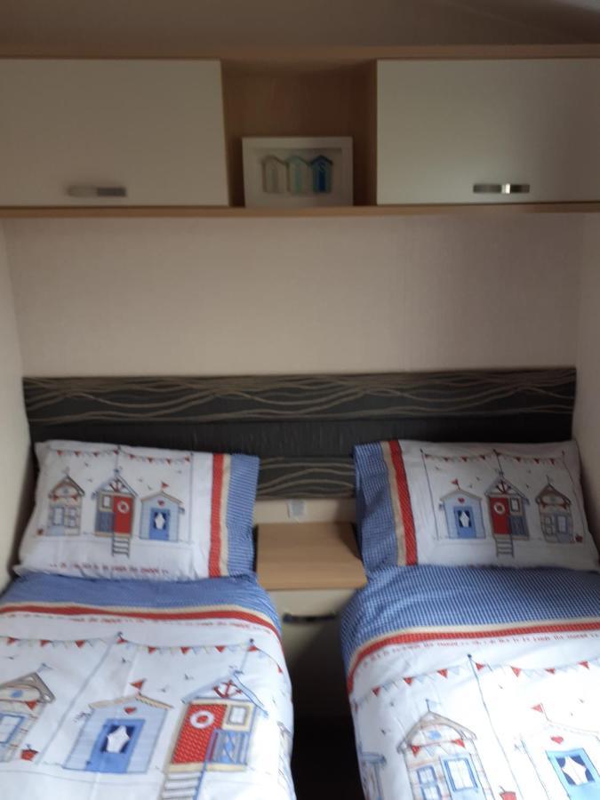 Rick'S Retreat Static Caravan Near The Beach With Free Wifi Лоссімут Екстер'єр фото